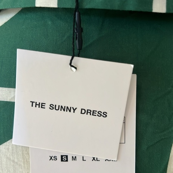 New! Zara small green combo geometric print front button ruffled hem dress. - Picture 8 of 14